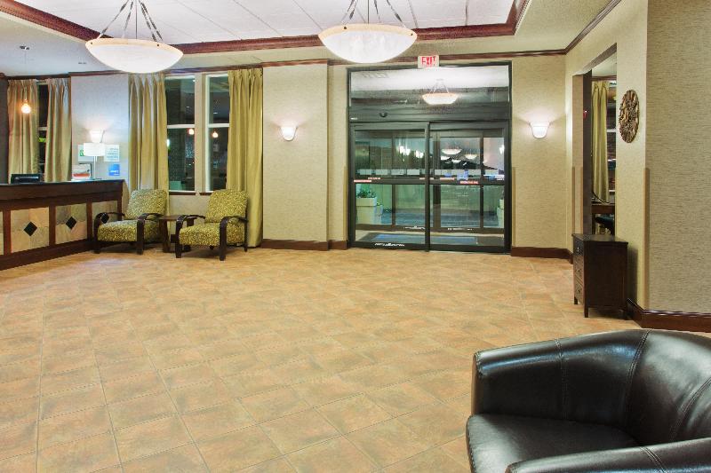 Holiday Inn Express Hotel & Suites Portland - Nort image