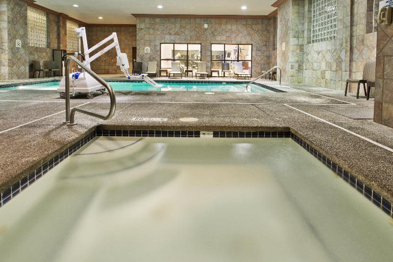 Holiday Inn Express Hotel & Suites Portland - Nort image