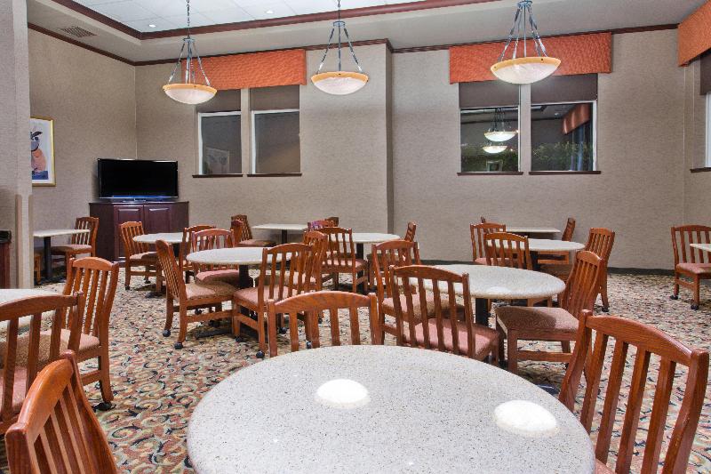 Holiday Inn Express Hotel & Suites Portland - Nort image