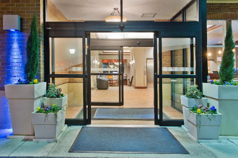 Holiday Inn Express Hotel & Suites Portland - Nort image