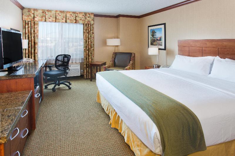 Holiday Inn Express Hotel & Suites Portland - Nort image