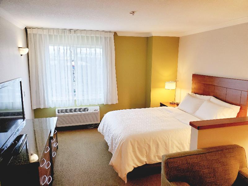Holiday Inn Express Hotel & Suites Portland - Nort image