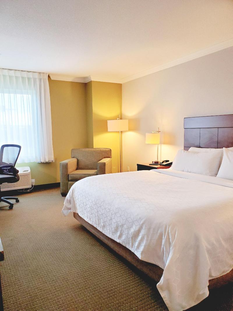Holiday Inn Express Hotel & Suites Portland - Nort image