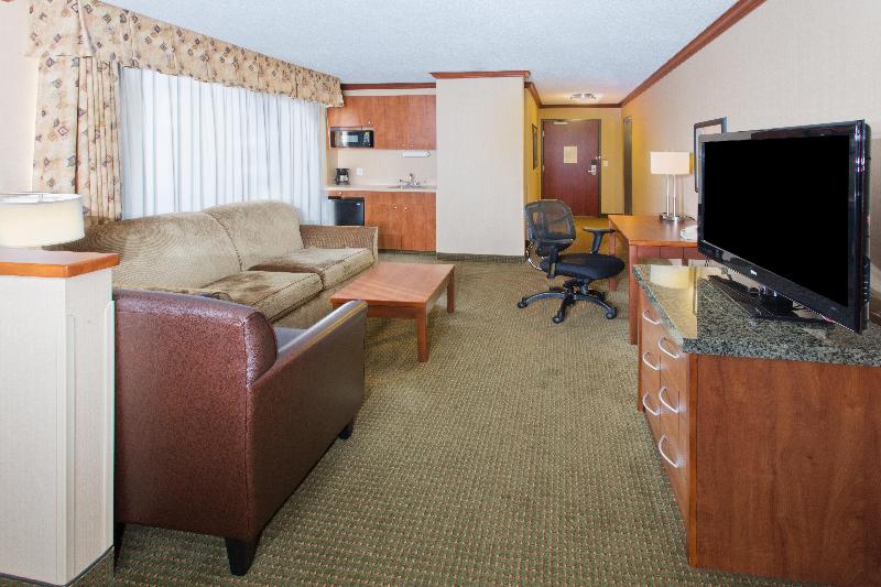 Holiday Inn Express Hotel & Suites Portland - Nort image
