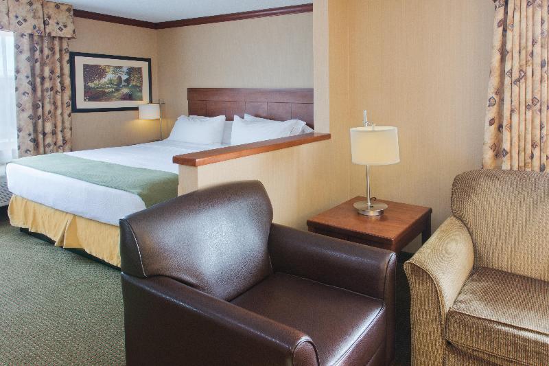Holiday Inn Express Hotel & Suites Portland - Nort