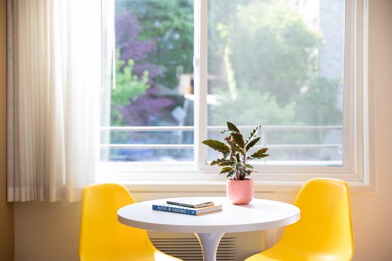 Park Lane Suites & Inn image