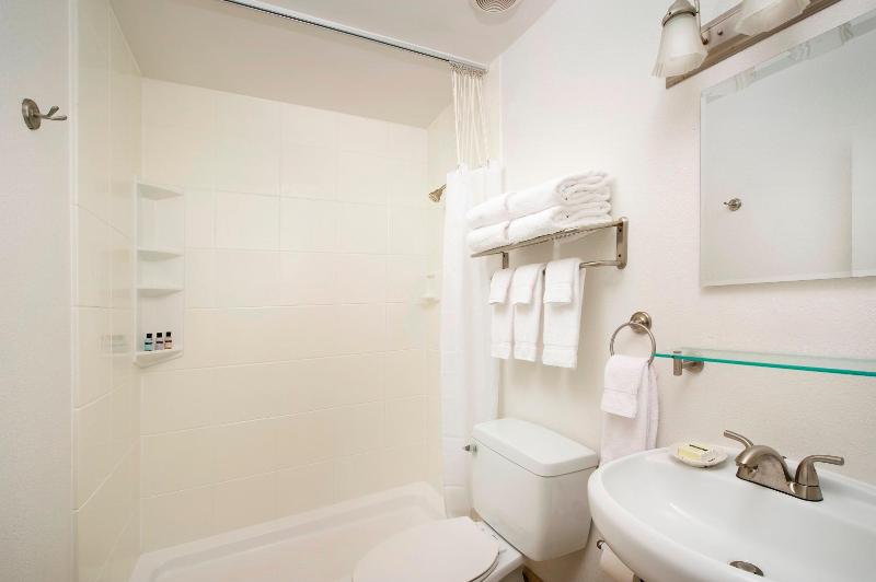 Park Lane Suites & Inn image