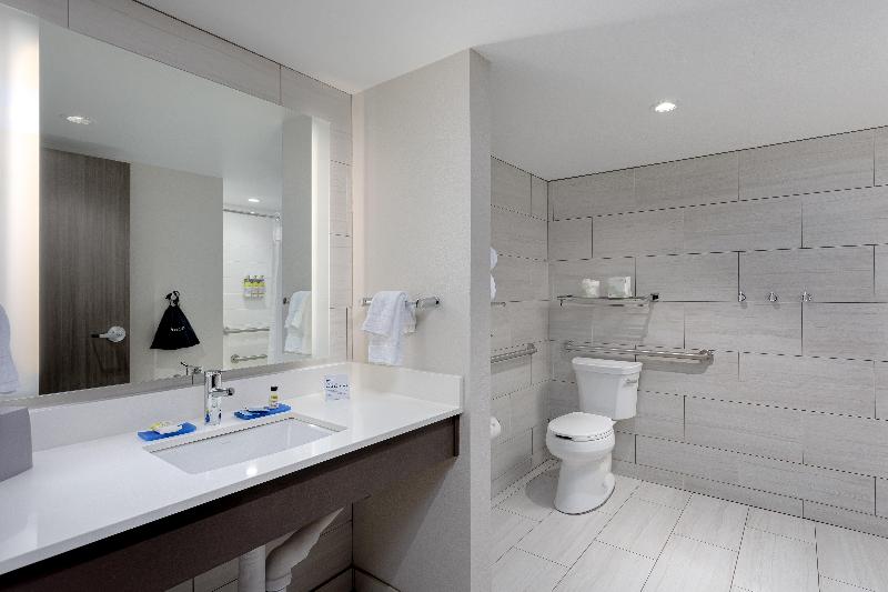 Holiday Inn Express Pensacola Beach photo 19