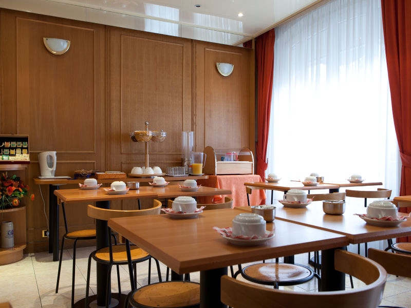Hotel Cosmotel Marais Republique Paris image
