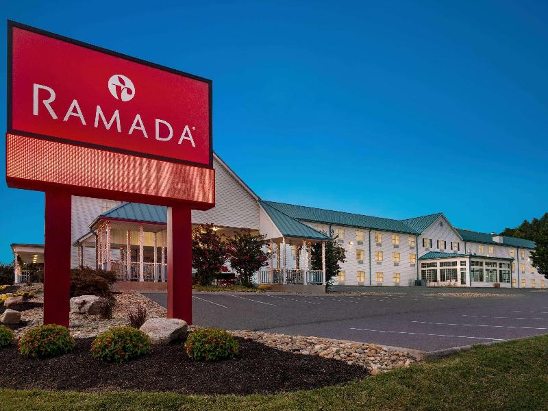 Ramada By Wyndham Pigeon Forge North image
