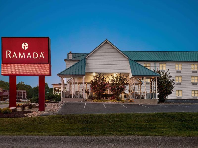 Ramada By Wyndham Pigeon Forge North image