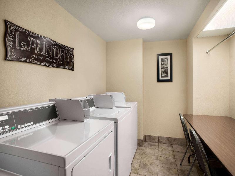 Ramada By Wyndham Pigeon Forge North image