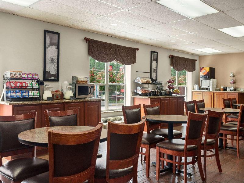 Ramada By Wyndham Pigeon Forge North image