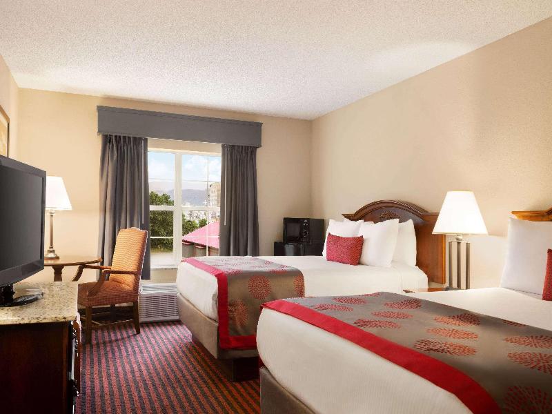Ramada By Wyndham Pigeon Forge North image