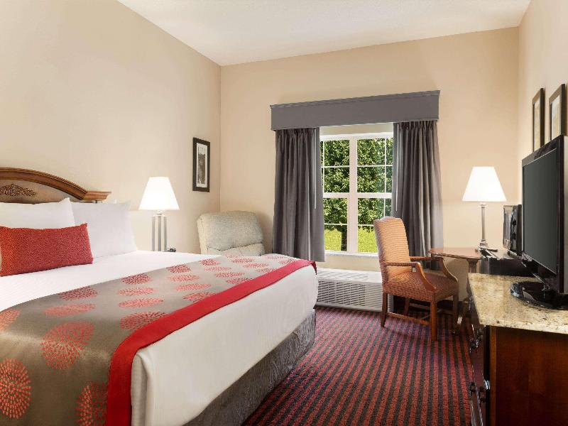 Ramada By Wyndham Pigeon Forge North image