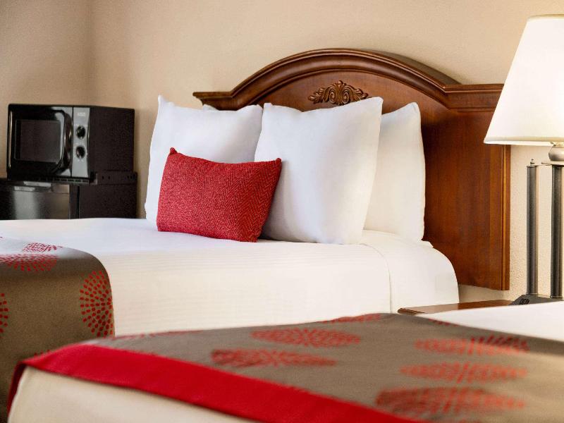 Ramada By Wyndham Pigeon Forge North image