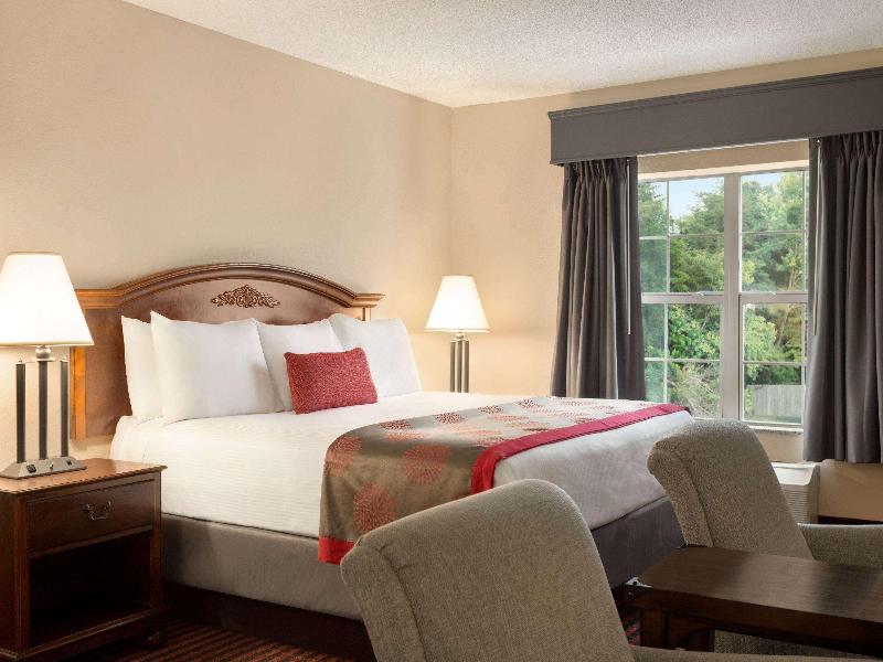Ramada By Wyndham Pigeon Forge North image