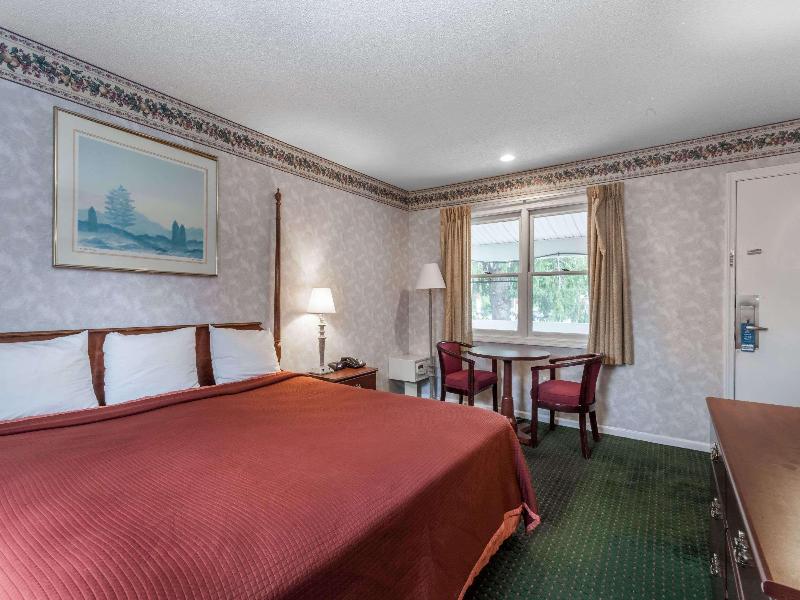 Travelodge By Wyndham Great Barrington Berkshires image