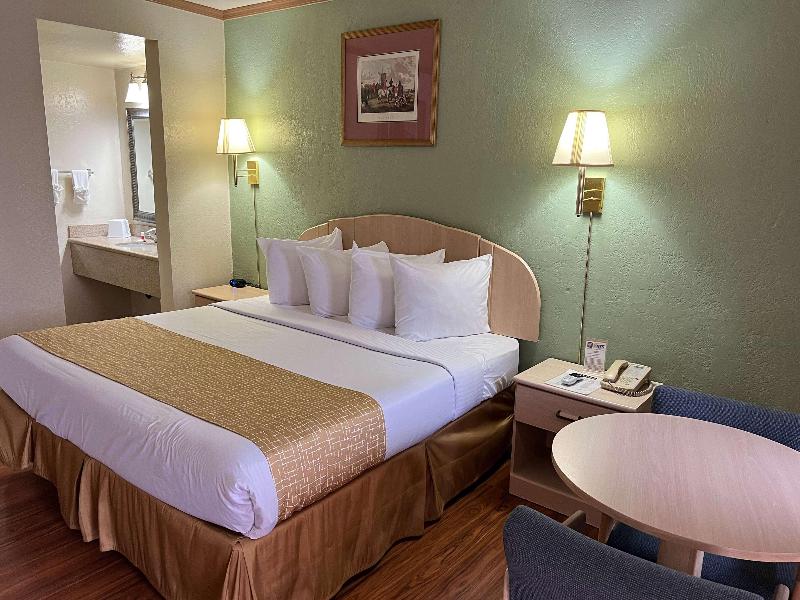 Travelodge by Wyndham Holbrook image