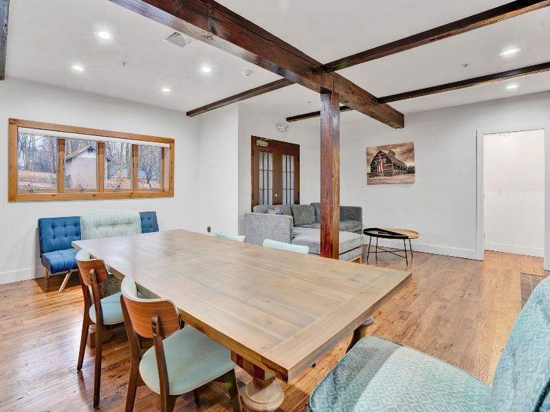 Chimney Hill Farm Estate image