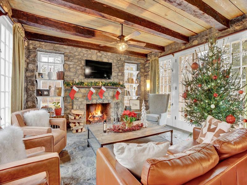 Chimney Hill Farm Estate image