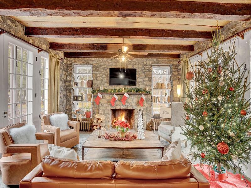 Chimney Hill Farm Estate image