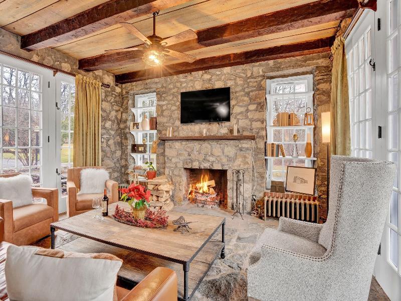 Chimney Hill Farm Estate image