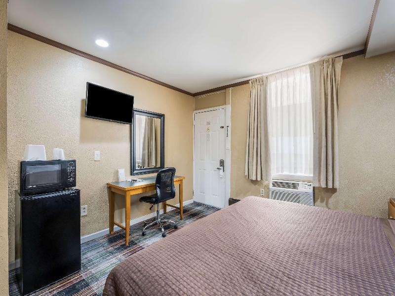 Knights Inn Philadelphia Area/Trevose image