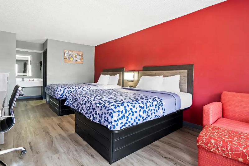 Econo Lodge Kennett image