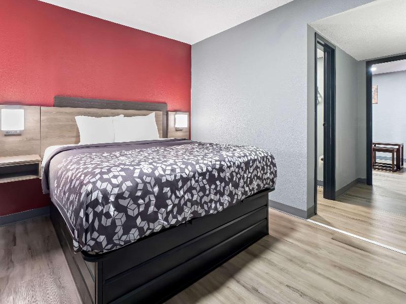Econo Lodge Kennett image