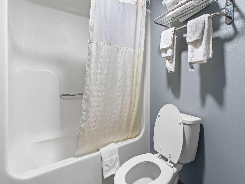 Econo Lodge Kennett image