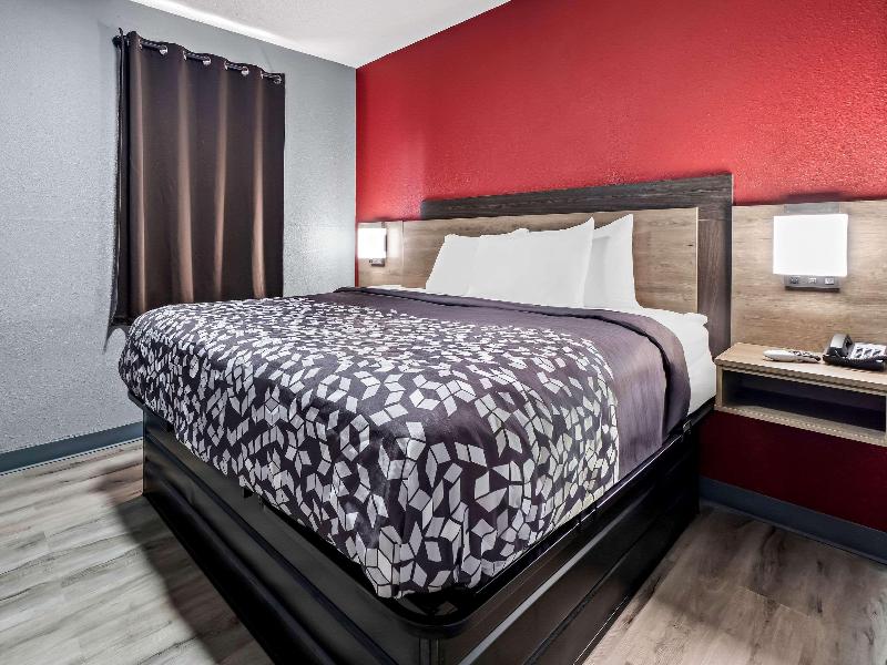 Econo Lodge Kennett image