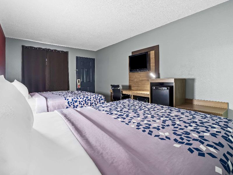 Econo Lodge Kennett image