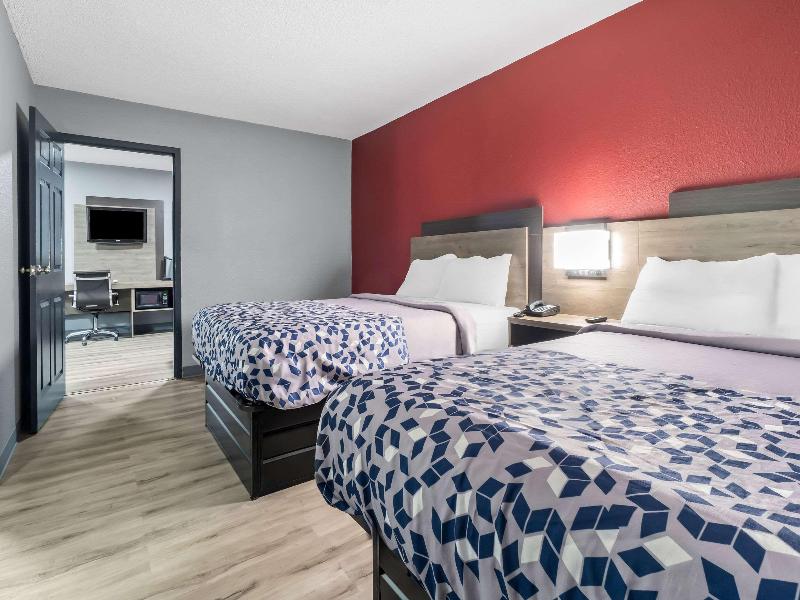 Econo Lodge Kennett image