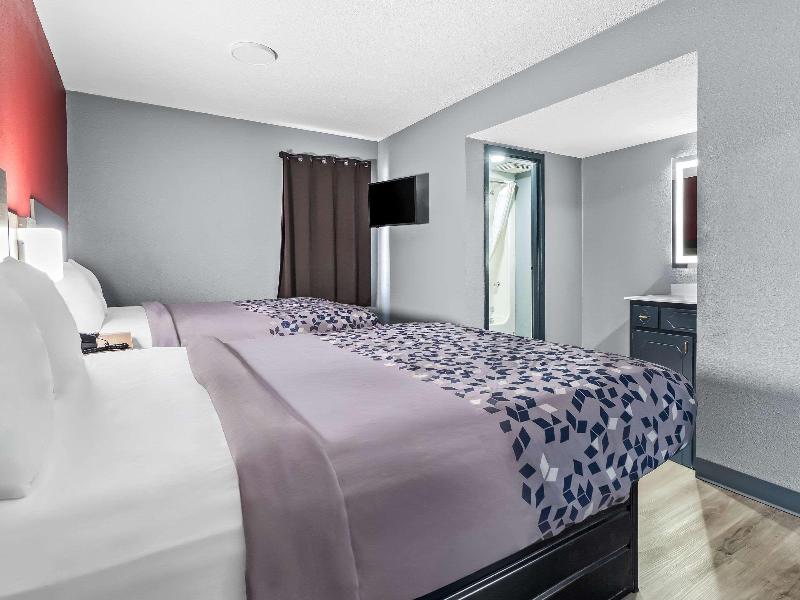 Econo Lodge Kennett image