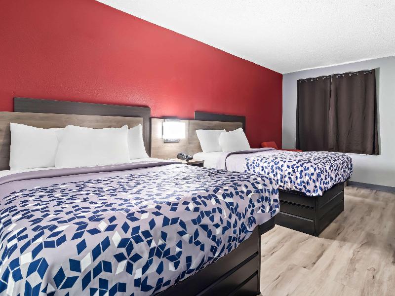 Econo Lodge Kennett image