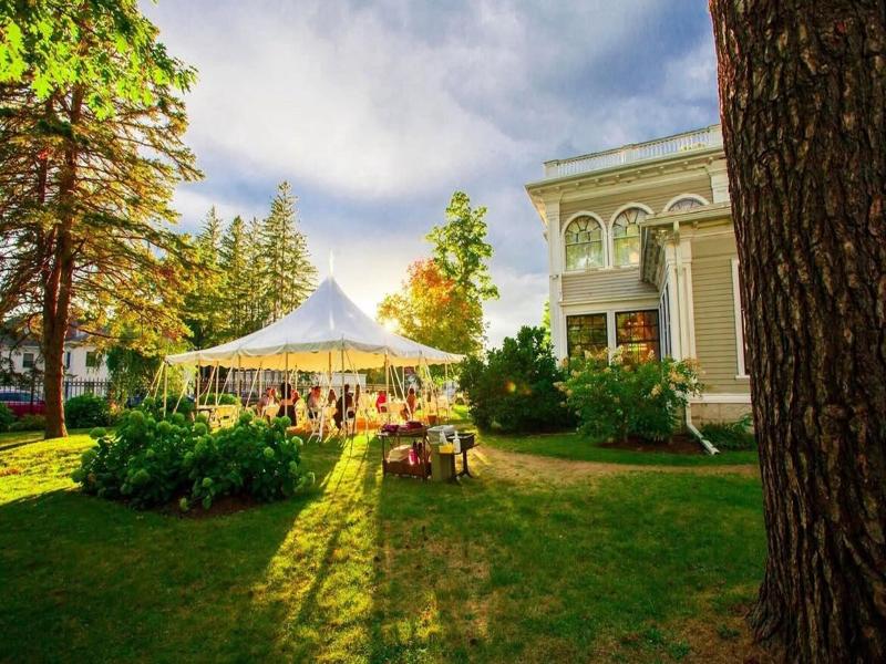 Gateways Inn & Restaurant
