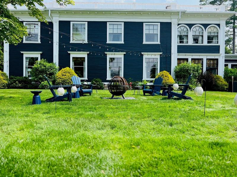Gateways Inn & Restaurant