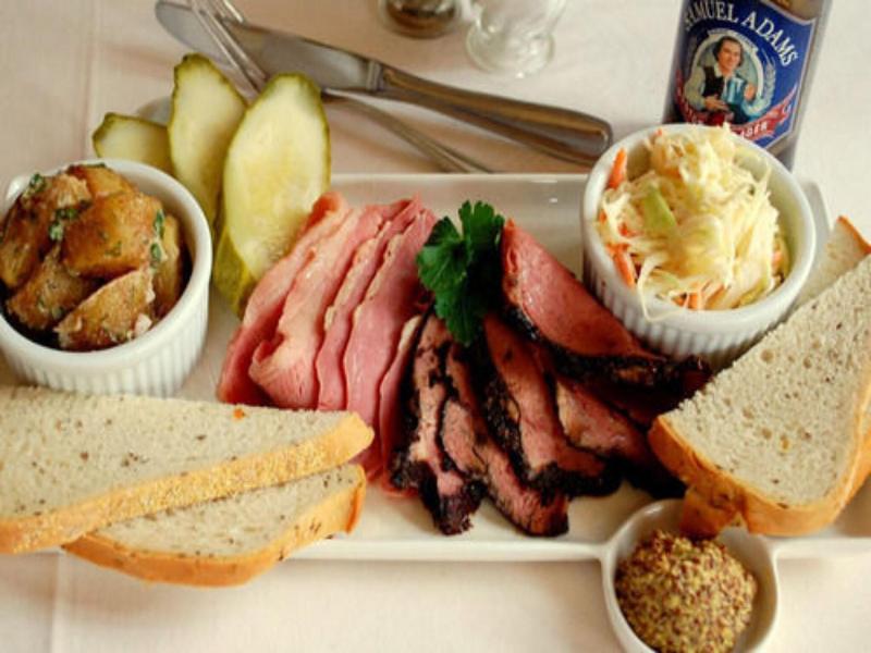 Gateways Inn & Restaurant