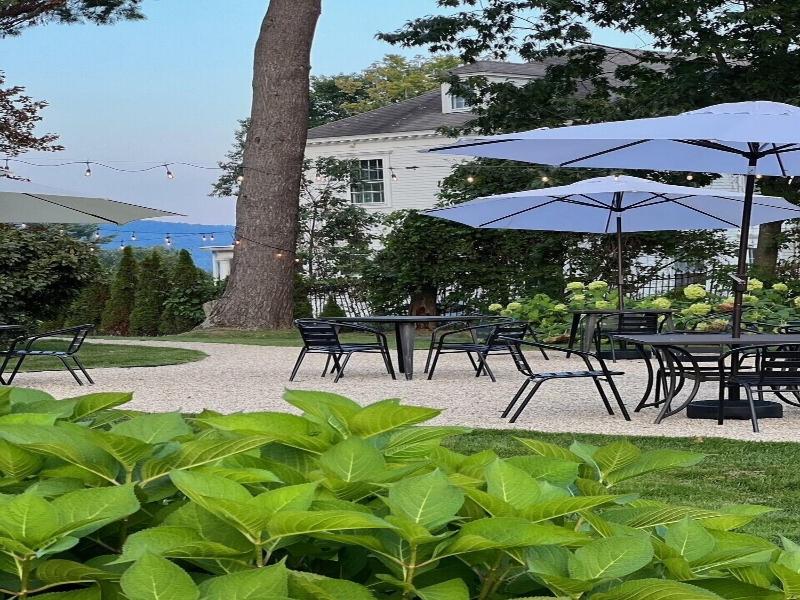 Gateways Inn & Restaurant