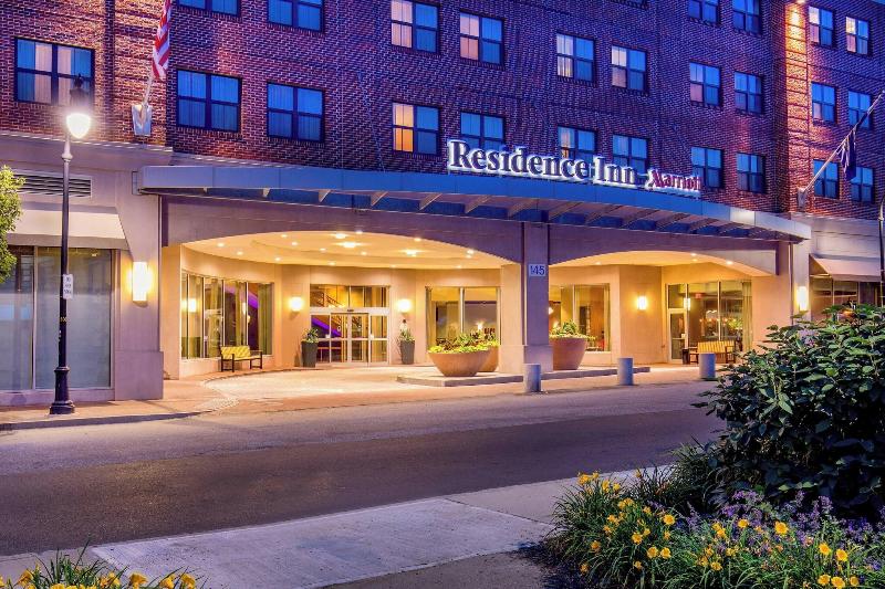Residence Inn By Marriott Portland Downtown Waterf image