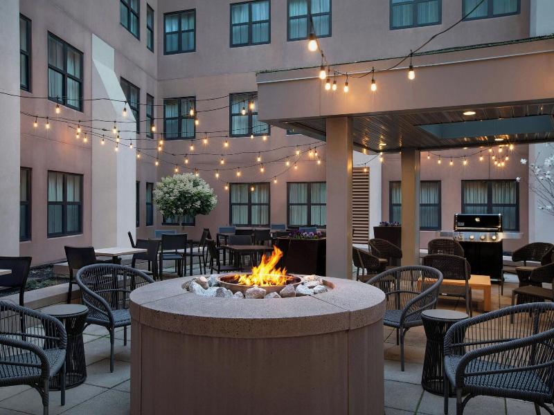 Residence Inn By Marriott Portland Downtown Waterf image