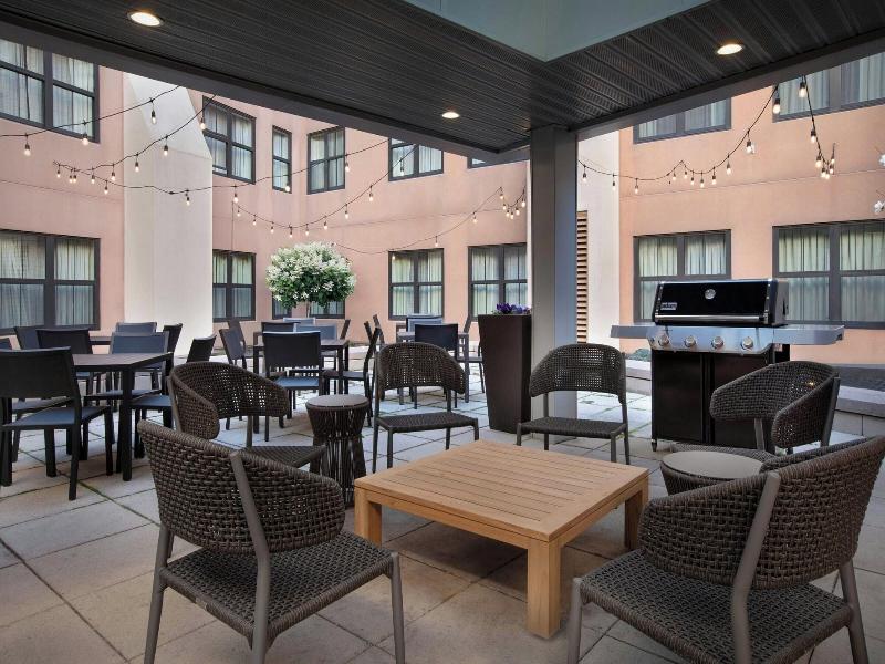 Residence Inn By Marriott Portland Downtown Waterf image