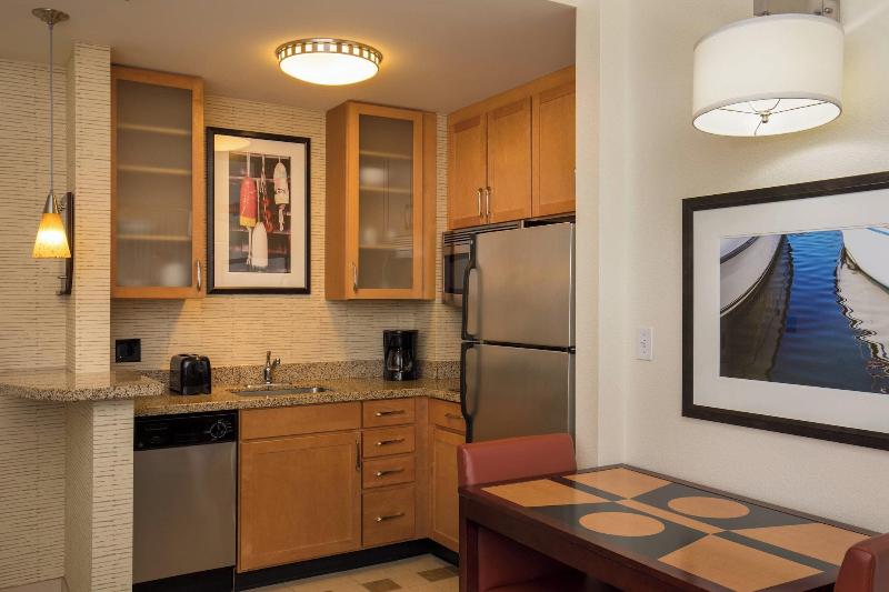 Residence Inn By Marriott Portland Downtown Waterf image