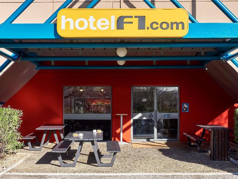 HotelF1 Epinay sur Orge image