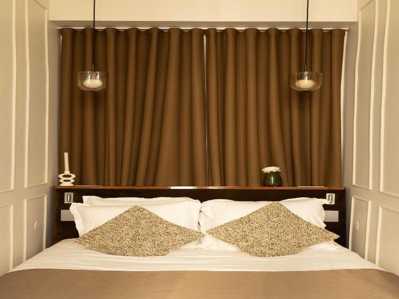 Hotel du Palais Bourbon image