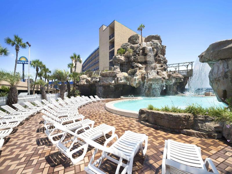Days Inn By Wyndham Panama City Beach/Ocean Front image