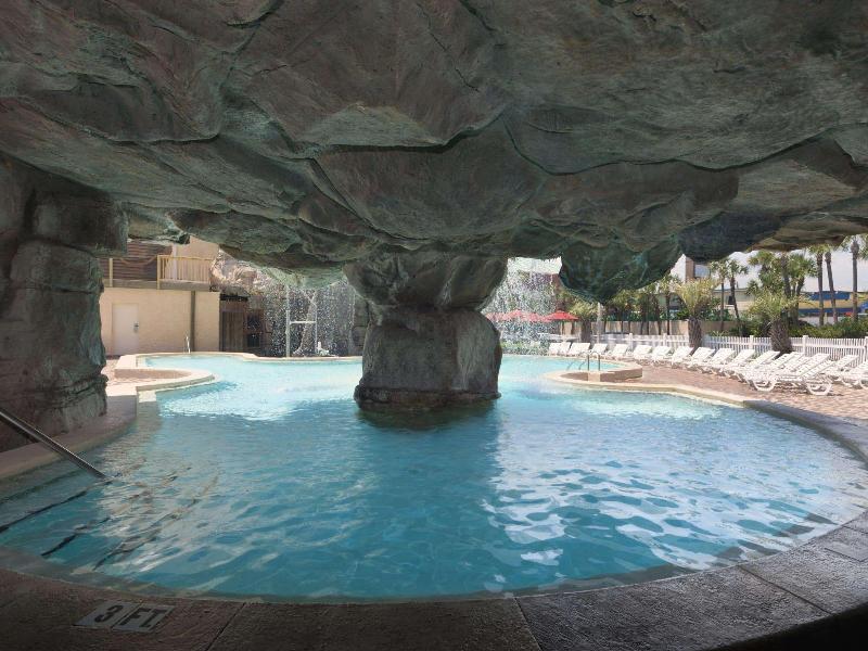 Days Inn By Wyndham Panama City Beach/Ocean Front image