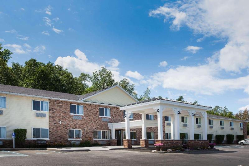 AmericInn by Wyndham Petoskey image