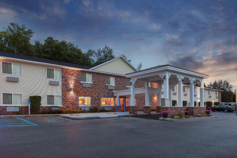 AmericInn by Wyndham Petoskey image